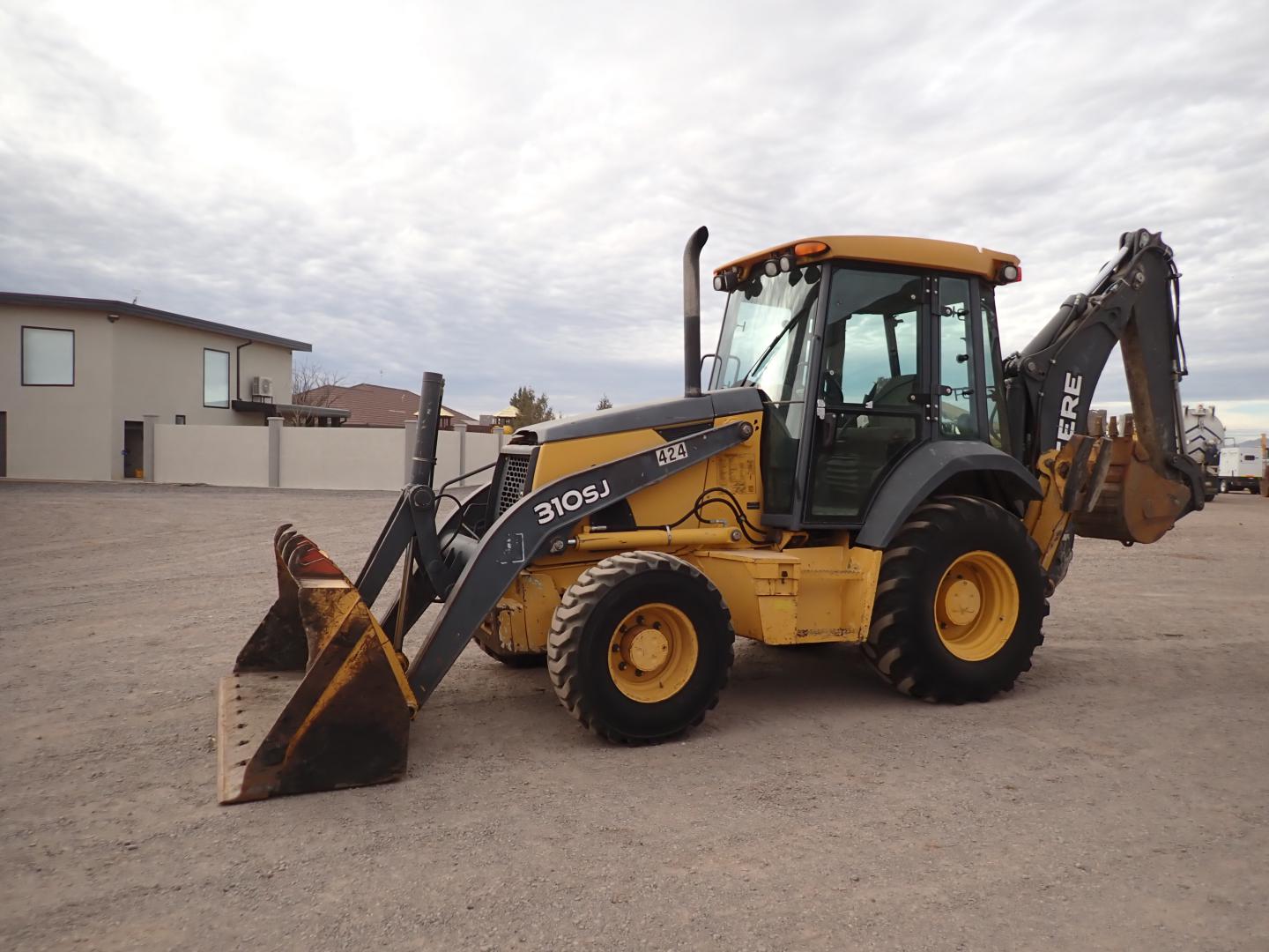 ./imagenes/INVOICE/2019/16543/RETROEXCAVADORA JOHN DEERE_310SJ (32).JPG